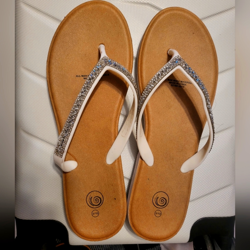 Elegant White and Silver Women's Sandals. Never Worn